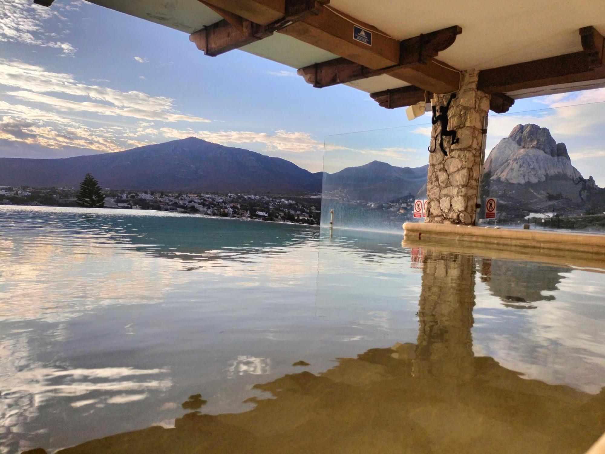 Hotel Villa Penasco Bernal Exteriör bild